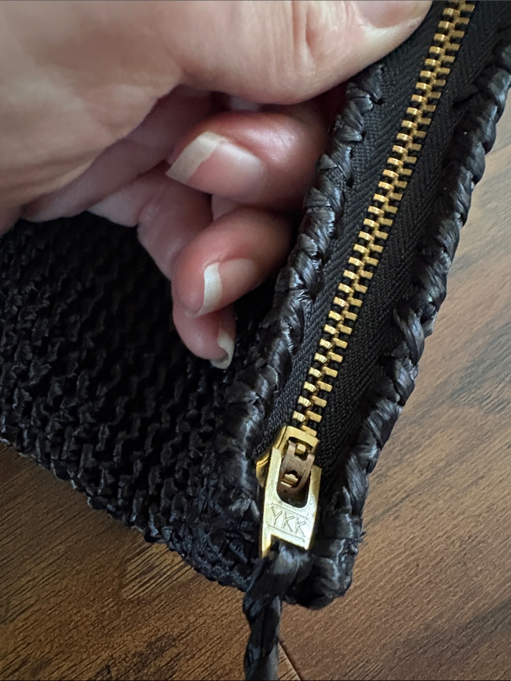 Black Raffia Woven Tassel Clutch - Picture 4 of 6
